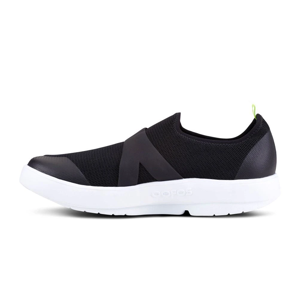 'OOFOS' Men's OOmg Mesh Low Slip On - White / Black - Image 7
